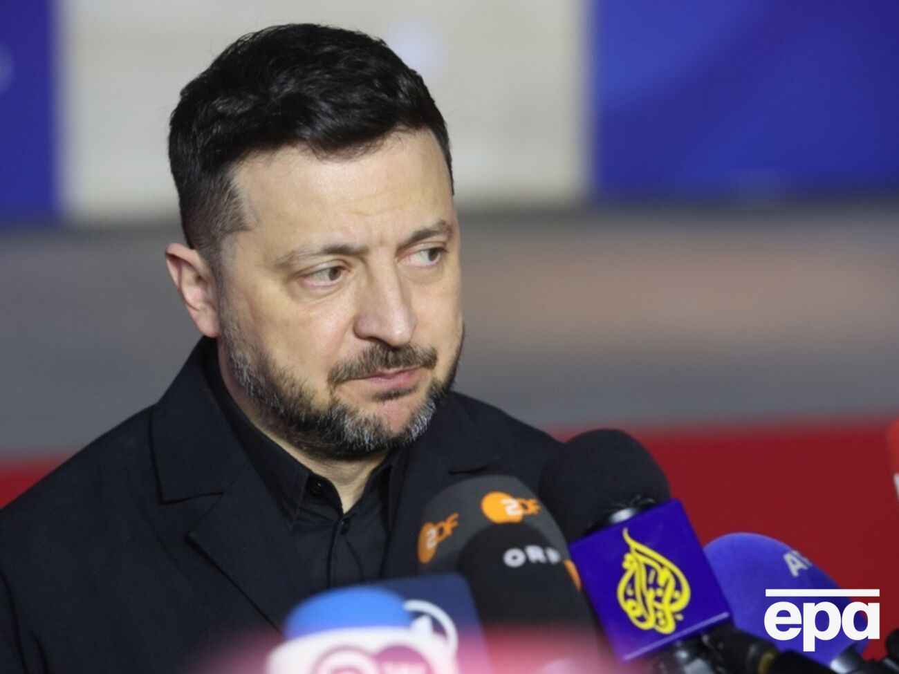Почти половина опрошенных украинцев считает Зеленского лучшим президентом или лучшим, чем его предшественники – опрос