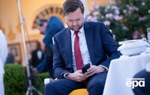 Трамп хранит в Овальном кабинете письмо для Вэнса на случай, если с президентом что-то случится