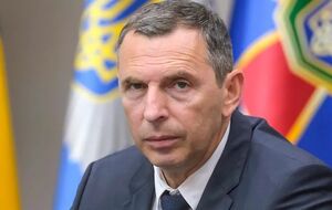 "Большую часть имущества я приобрел до прихода к власти, жена – волонтер, сын – в ВСУ с 2022 года". Шефир прокомментировал расследование Bihus.info