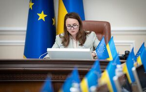 В Украине разрешили выезд за границу всем женщинам без исключения