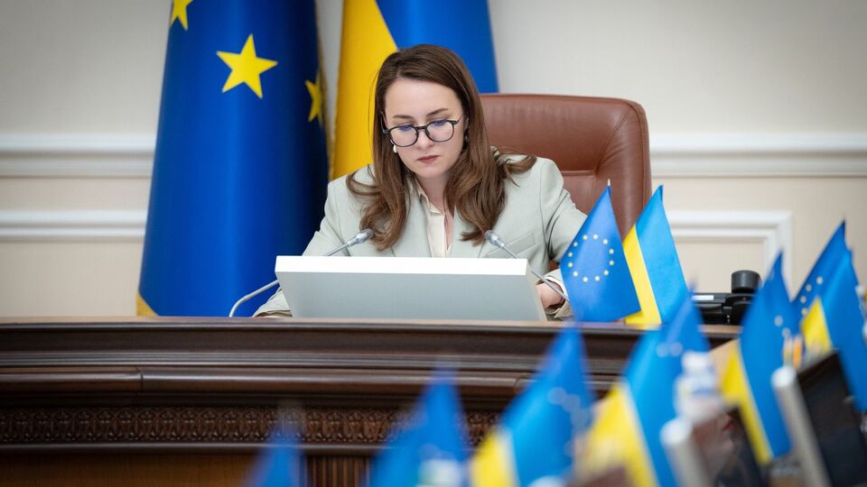 В Україні дозволили виїзд за кордон усім жінкам без винятків