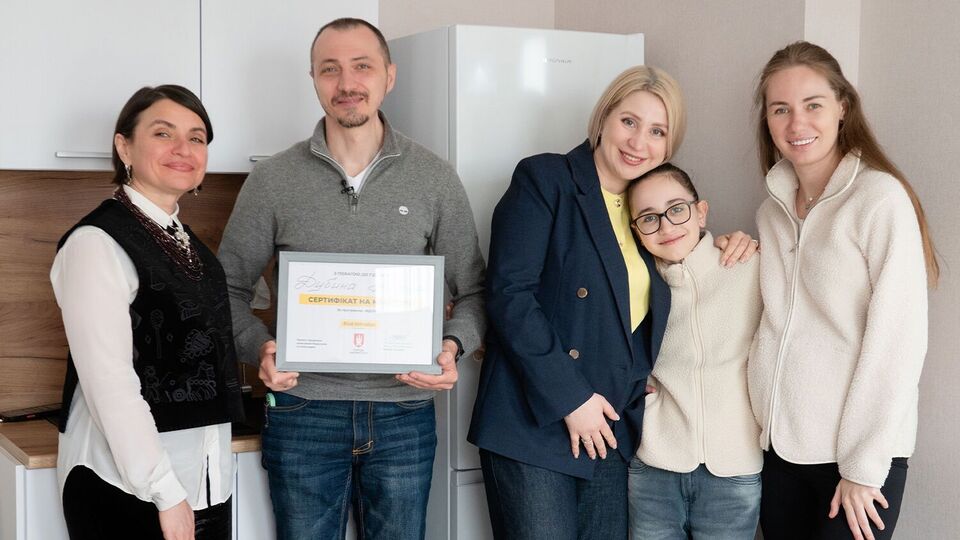 Захисник Маріуполя Артем Дубина отримав квартиру від Ріната Ахметова