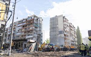 У Дарницькому районі Києва завершили пошуково-рятувальну операцію після російської атаки