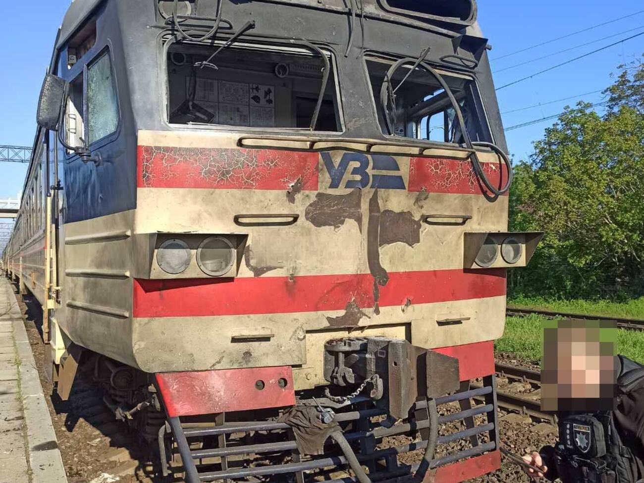 "Часу було обмаль". Російський дрон атакував приміський поїзд у Запорізькій області, є постраждалі