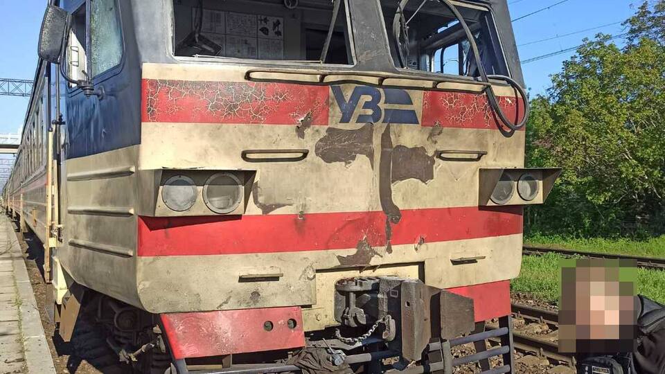"Часу було обмаль". Російський дрон атакував приміський поїзд у Запорізькій області, є постраждалі