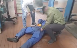 Сломали нос и пытались сбросить с моста. В Польше задержали подозреваемых в жестоком избиении украинских подростков