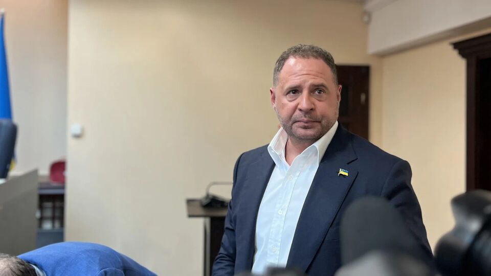 Экс-журналистка заявила, что ее уволили за внесение залога Ермаку