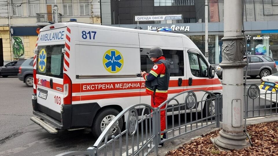 РФ утром обстреляла центр Харькова, повреждено метро. Видео