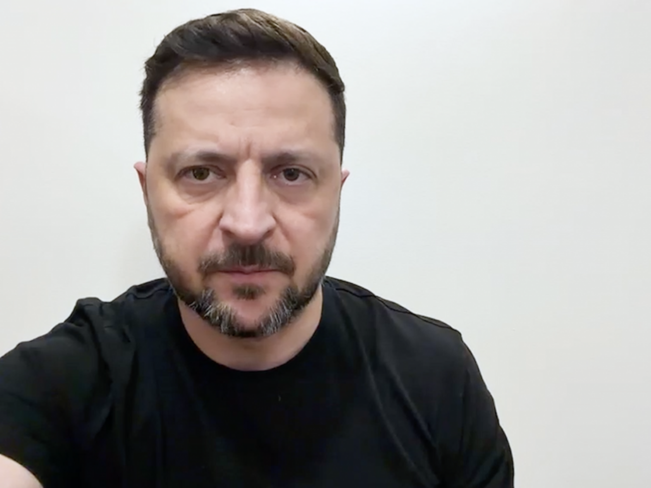 Росії треба більше думати про свої НПЗ , а не про землю інших народів – Зеленський