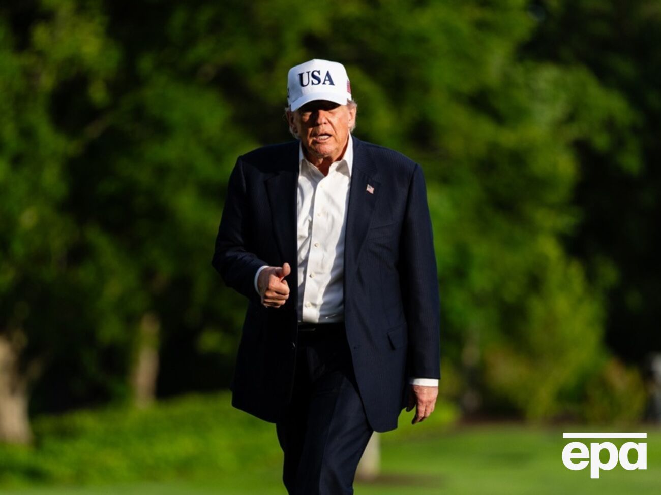 Уже не Иисус. Белый дом изобразил Трампа в новом образе