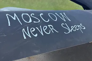 Moscow never sleeps. Мадяр после атаки на Москву показал дроны с красноречивыми надписями