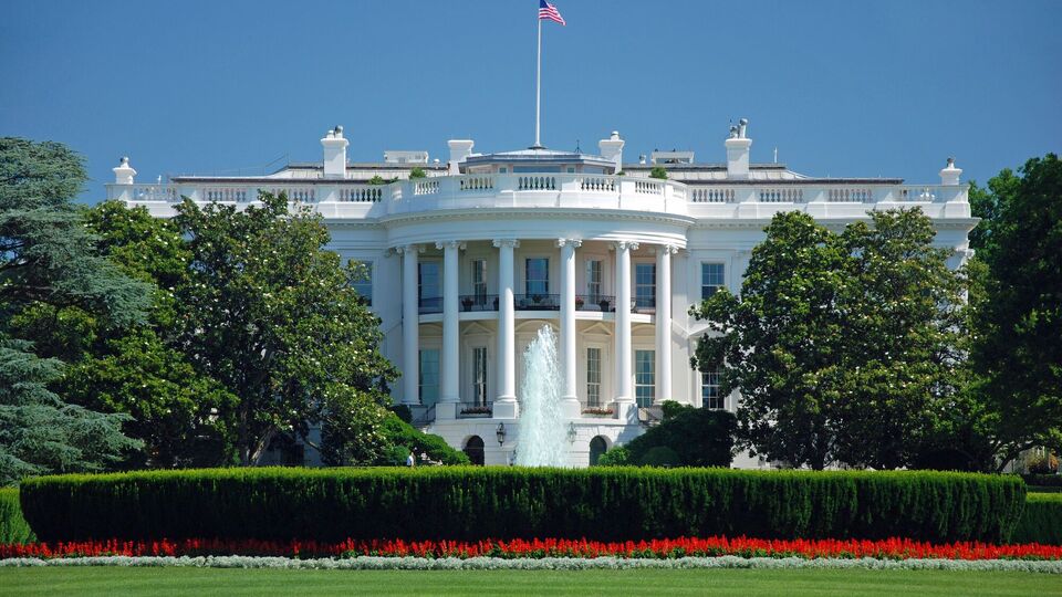 У США заблокували фінансування проєкту бальної зали Трампа – Bloomberg