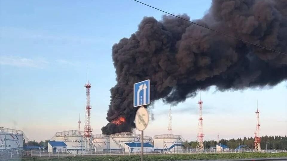 Підмосков'я атакували дрони, горить нафтоналивна станція. Відео