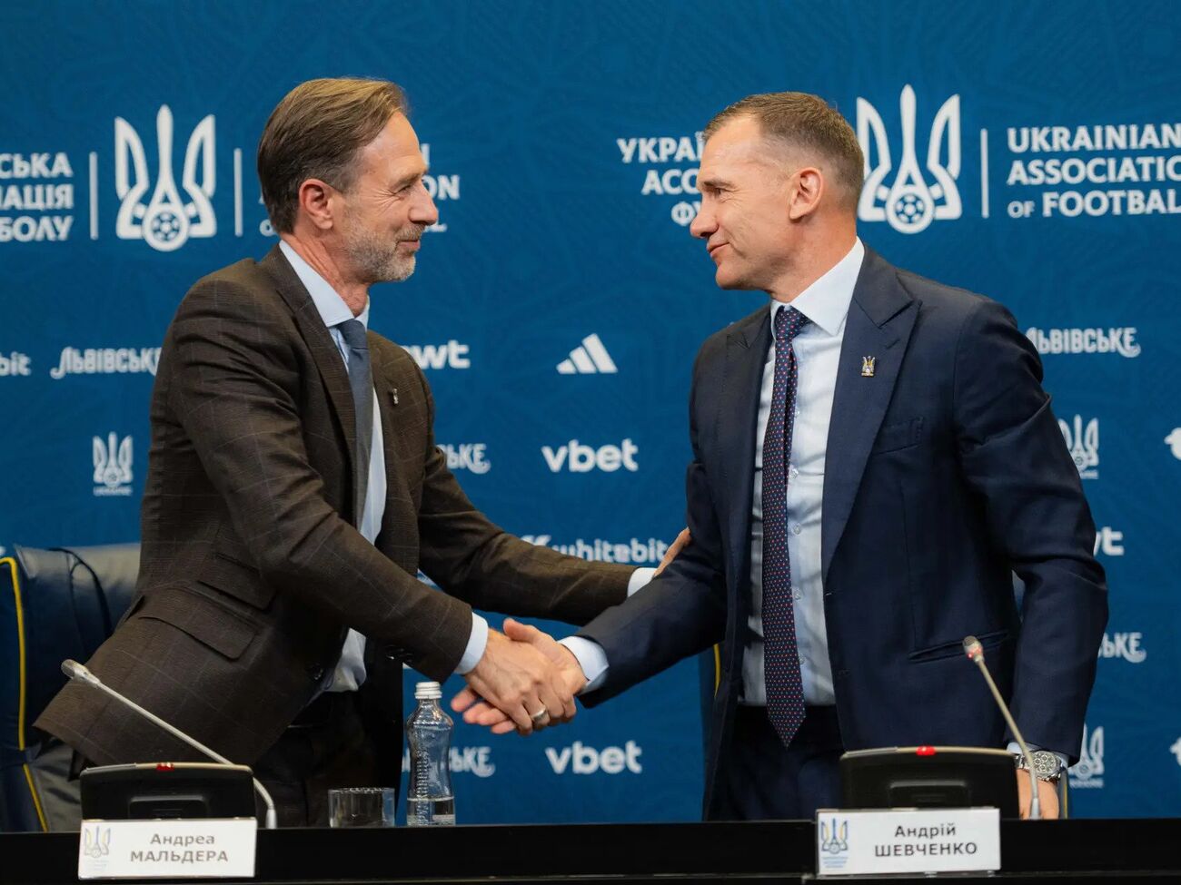 "Україна в серці та на шкірі". Що відомо про першого іноземного очільника збірної України