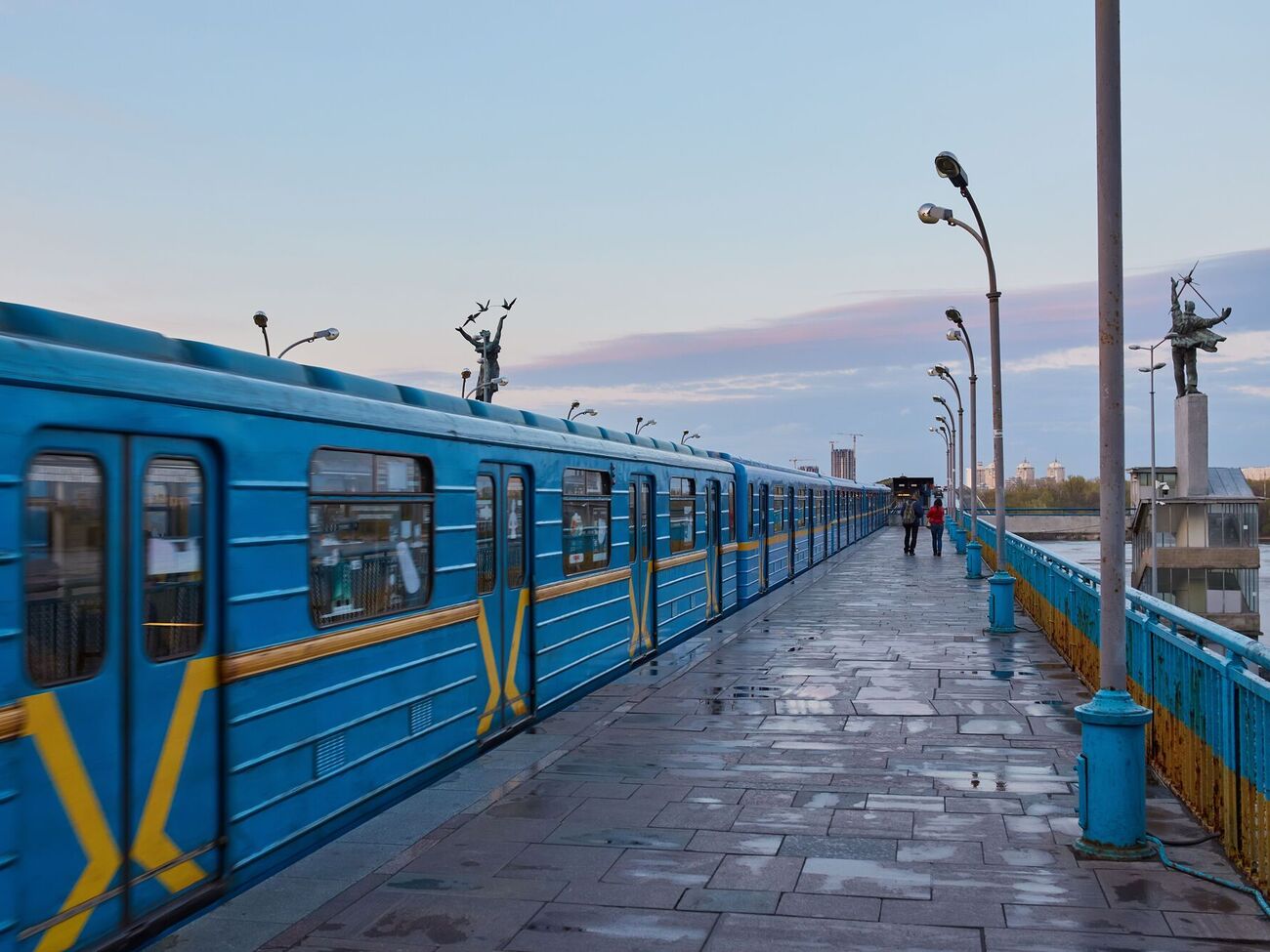 У Києві планують підвищити вартість проїзду в метро й наземному транспорті до 30 грн