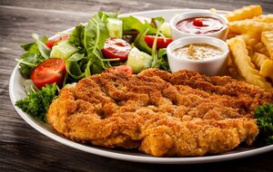 "Золотистый и хрустящий". Самый вкусный рецепт шницеля