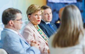 "Улитка уже добралась бы до Чехии". Глава МИД Латвии высмеяла россиян