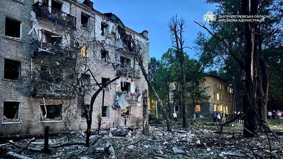 Армія РФ уночі вдарила по Дніпру й Одесі. Є влучання. Десятки постраждалих