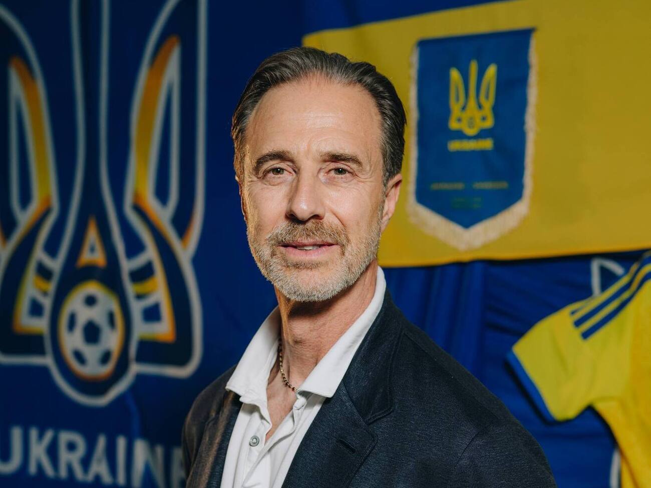 Має татуювання з прапором України. Новим тренером збірної з футболу став італієць Мальдера