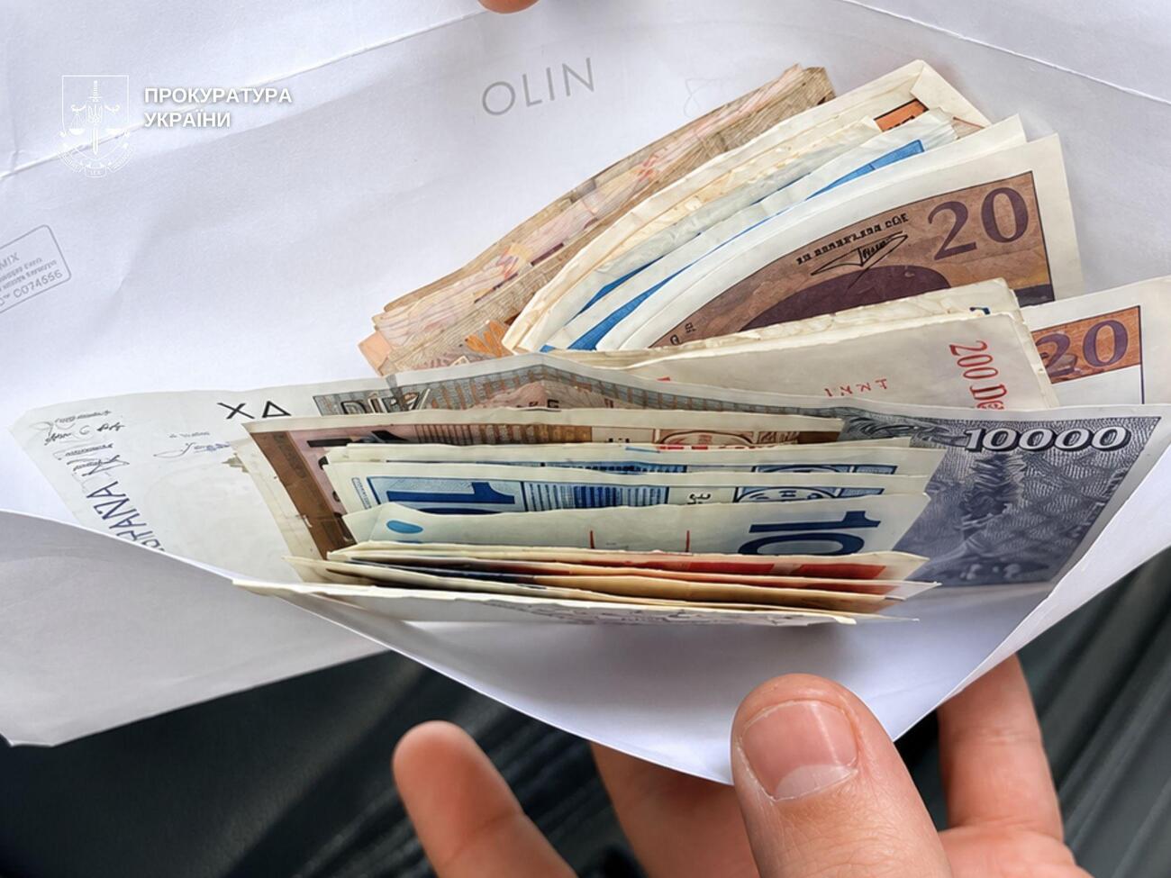 Фейкові працівники СБУ ошукали колишнього прем'єра України майже на 7 млн грн