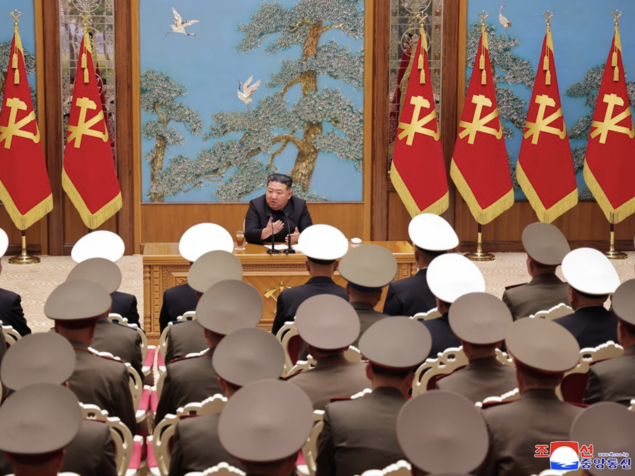 Кім Чен Ин наказав зміцнити кордон із Південною Кореєю для "стримування війни" – ЦТАК