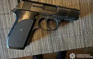 Сделал замечание из-за шумного поведения. В Киеве возле жилого дома произошла стрельба – Нацполиция