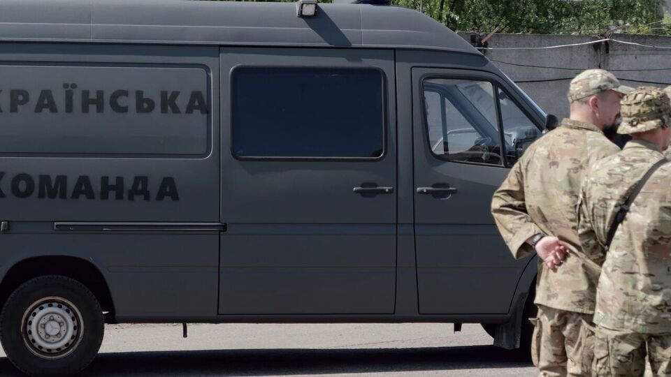 "Українська команда" передала евакомобіль полку Kraken – Палатний