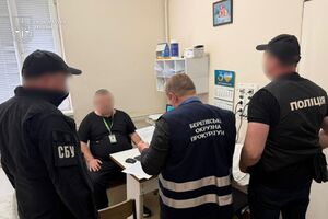 На Закарпатті лікаря підозрюють у продажу ниркового каменя онкохворої жінки для уникнення мобілізації