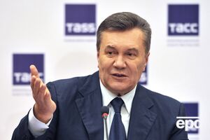 Інсульт, запої, нові зуби, мала дитина. Що відомо про життя Януковича в Росії