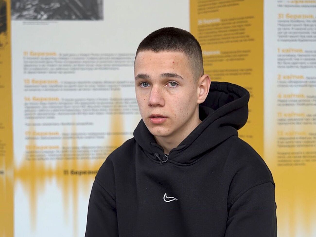"Я вже четвертий рік шукаю маму". Історія 15-річного Олександра з Маріуполя увійшла до музею "Голоси Мирних"