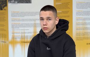 "Я вже четвертий рік шукаю маму". Історія 15-річного Олександра з Маріуполя увійшла до музею "Голоси Мирних"