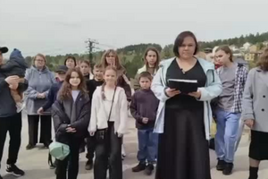 "Ми готові почати вивчати китайську мову". Жителі РФ уже просять допомоги в Китаю. Відео