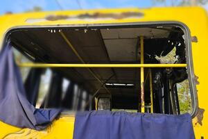 Російський дрон атакував маршрутку в Херсоні. Є загиблі