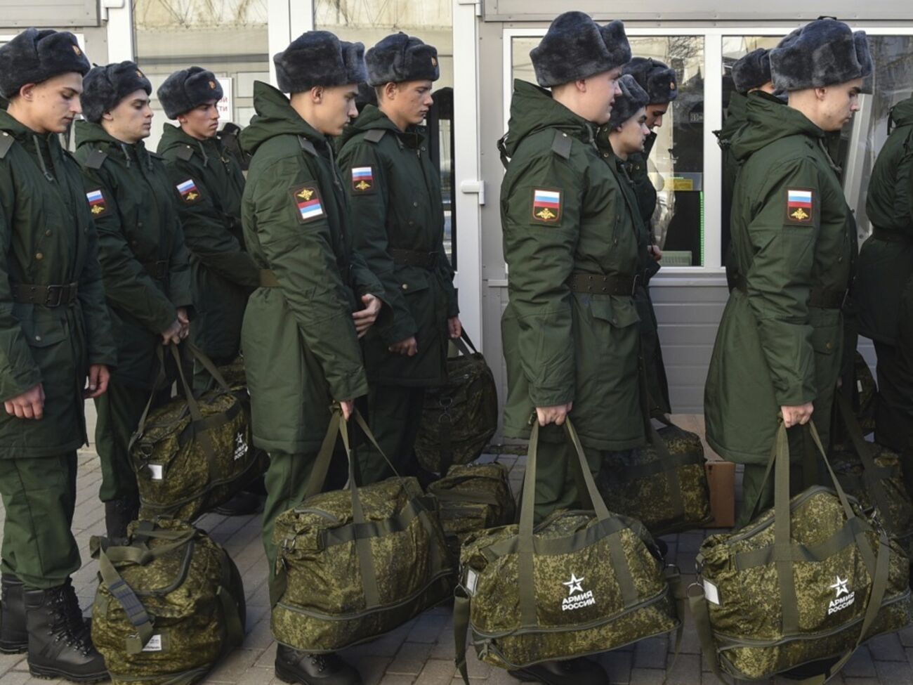 "Тихий призов". Розвідка пояснила, як Кремль намагається поповнити армію без мобілізації