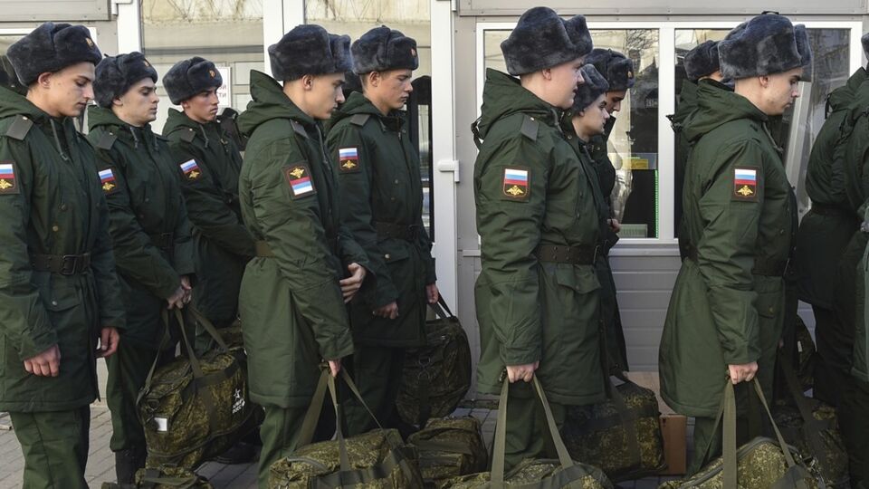"Тихий призов". Розвідка пояснила, як Кремль намагається поповнити армію без мобілізації