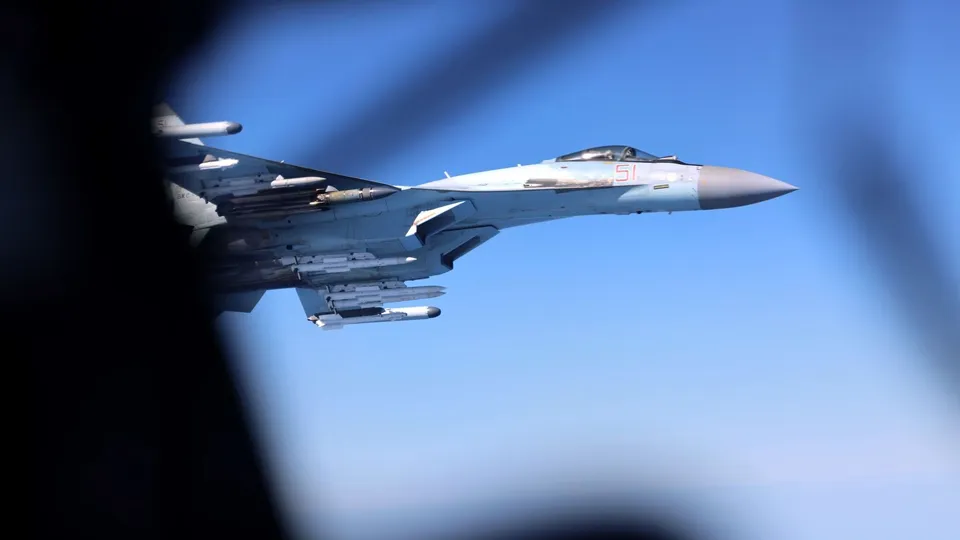 Российские истребители едва не сбили британский разведывательный самолет над Черным морем