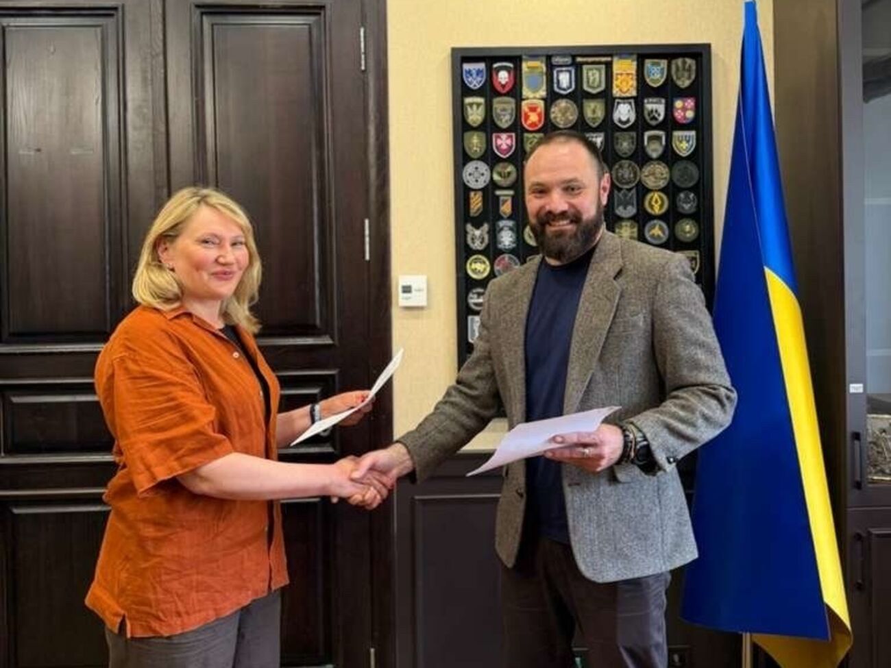 В Україні з'явився благодійний фонд для підтримки жінок, які чекають рідних із фронту