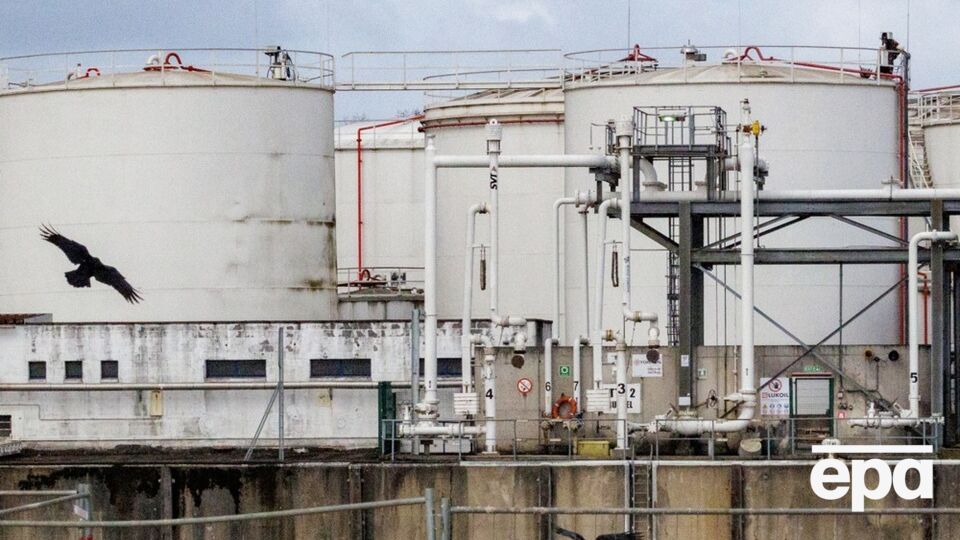 В России после атаки дрона остановил работу четвертый по величине нефтеперерабатывающий завод страны – Reuters
