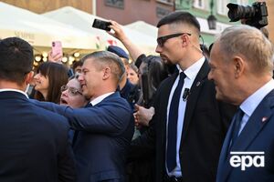 Прем'єр-міністра Угорщини ледь не задушили в Польщі. Відео