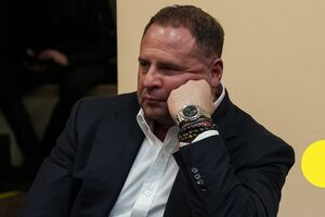ВАКС відхилив апеляцію захисту Єрмака. Він показав браслет