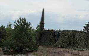 Росія заявила про доправлення ядерних боєприпасів до польових сховищ у Білорусі