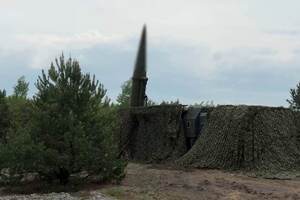 Росія заявила про доправлення ядерних боєприпасів до польових сховищ у Білорусі