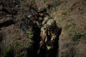 "Виліз на сосну й упав". Полк "Скеля" заперечив побиття військових, які померли після мобілізації