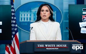 Директорка Нацрозвідки США йде у відставку. Раніше вона заявляла про біолабораторії в Україні