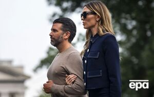 Трамп заявил, что пропустит свадьбу сына. В качестве одной из причин он назвал любовь к США