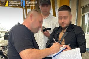 НАБУ заявило о хищениях в Госрезерве на 36 млн грн. Подозреваемого задержали на границе