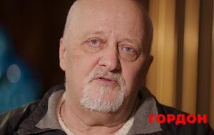 Андрей Миколайчук, который живет в землянке, признался, почему исчез со сцены почти 30 лет назад