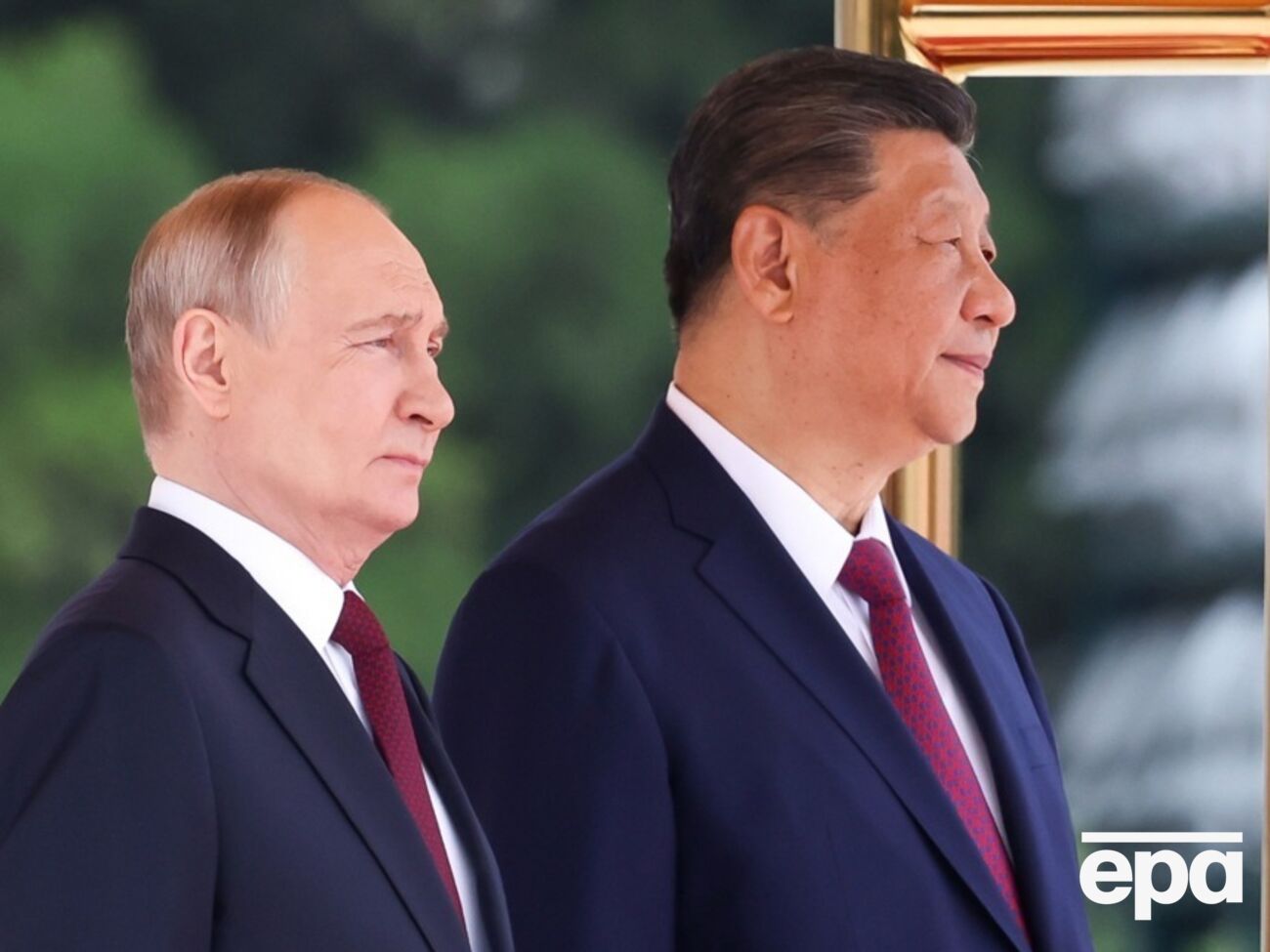 Путина в Китае выставили на посмешище, заставив лепить пельмени из собачьего фарша. Видео