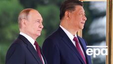 Путіна в Китаї виставили на посміховисько, змусивши ліпити пельмені із собачого фаршу. Відео