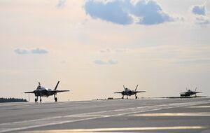 "Великий момент". Польская армия начала получать от США истребители F-35. Видео